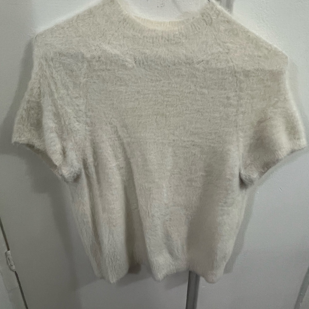 Cozy Anthropologie Cream Short Sleeve Sweater